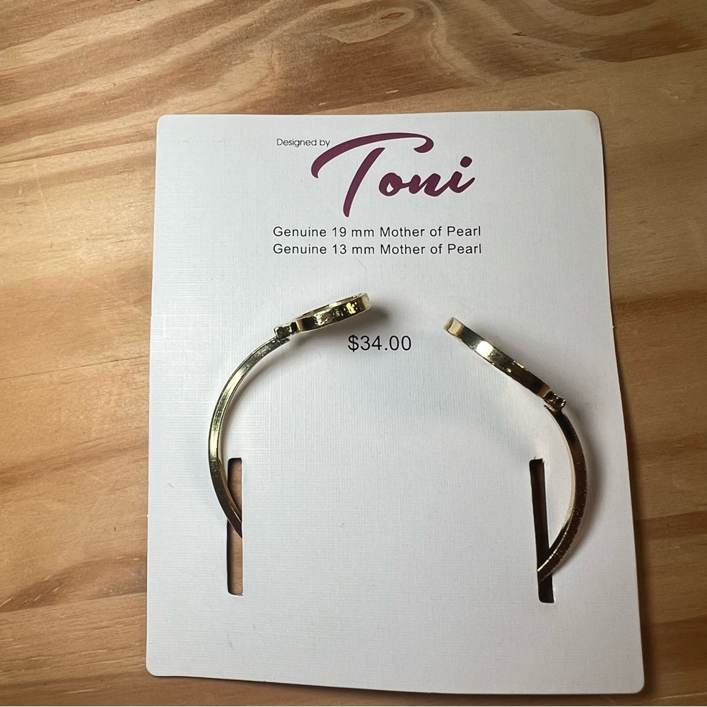 *2/$10* Toni Mother of Pearl Bracelet